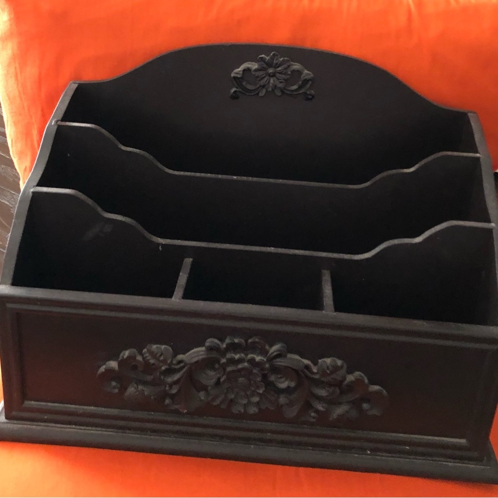Brown mail organizer